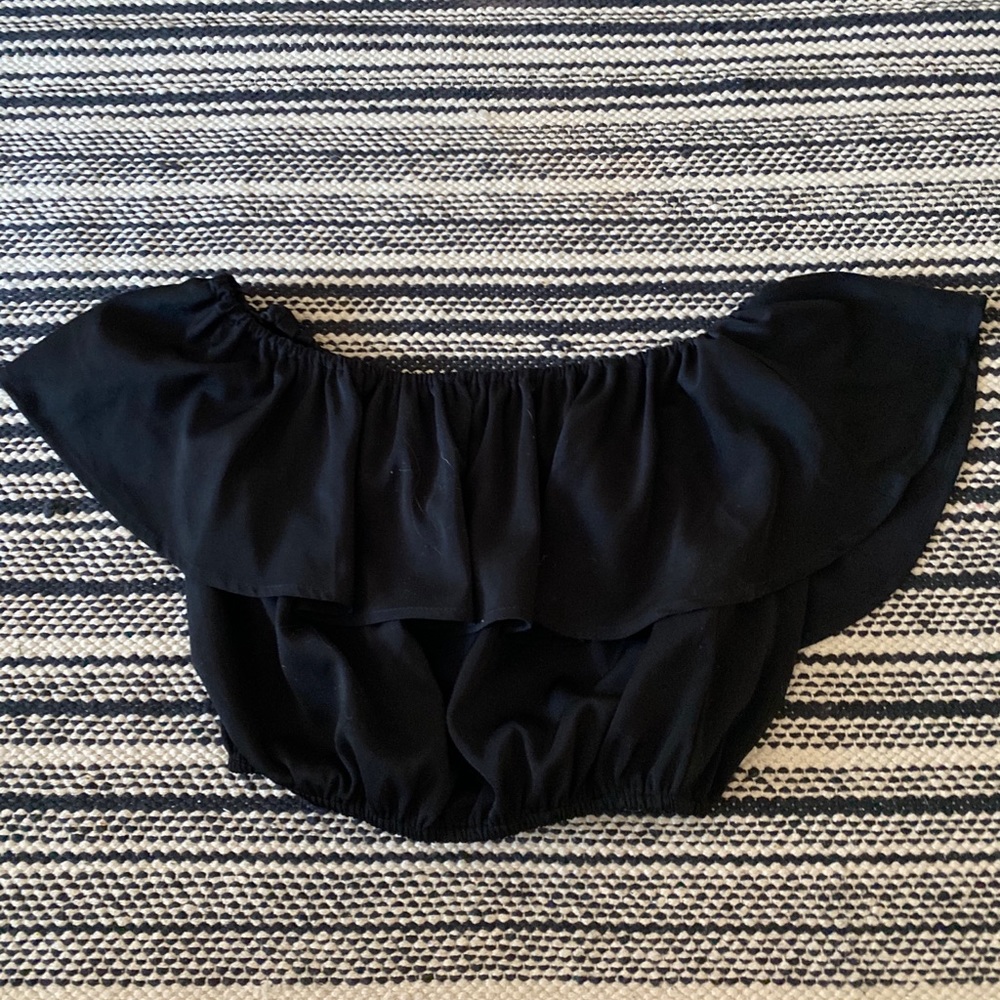 Chiffon off the shoulder crop